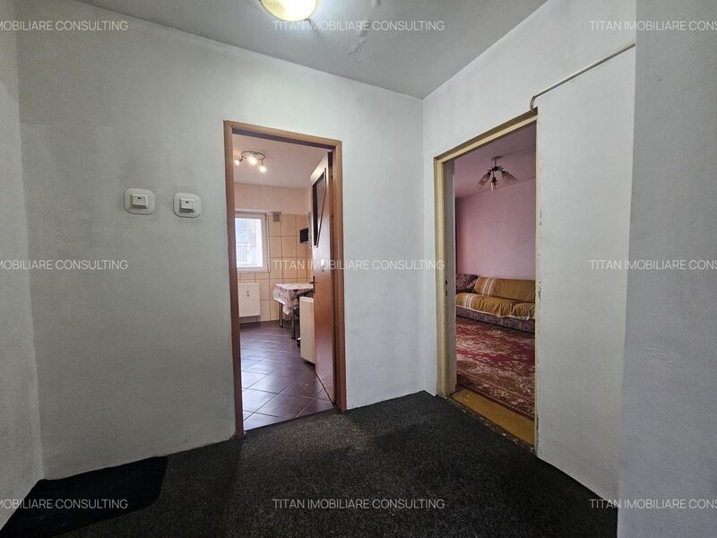 Titan, Costin Georgian, metrou, 8/10, decomandat, 90 mp, 2 bai, 2 balcoane